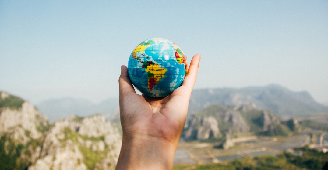 Globe montrant les langues les plus parlées dans au monde