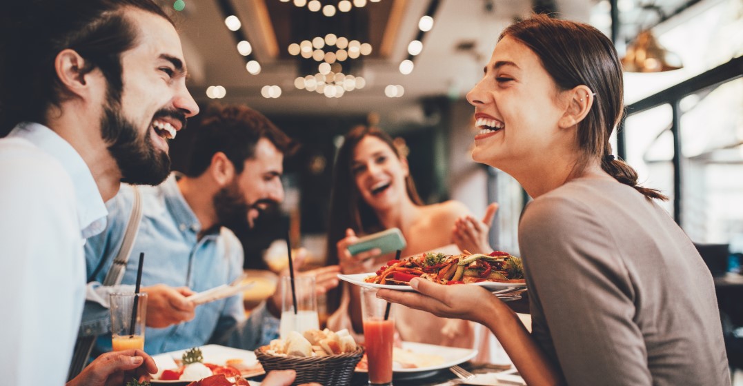 15 Spanish ice breakers to meet new people