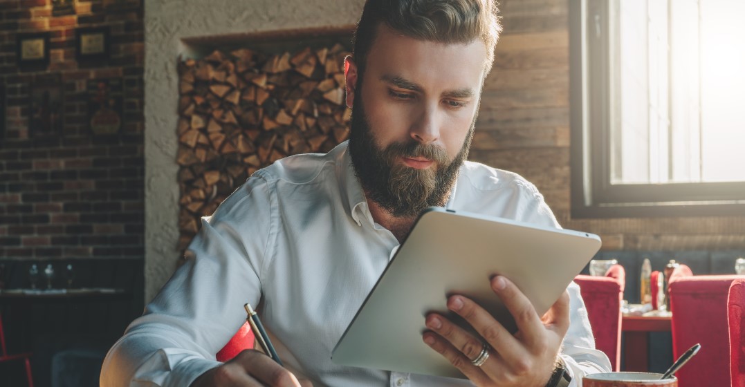 man learning 7 Spanish words everyone pronounces wrong