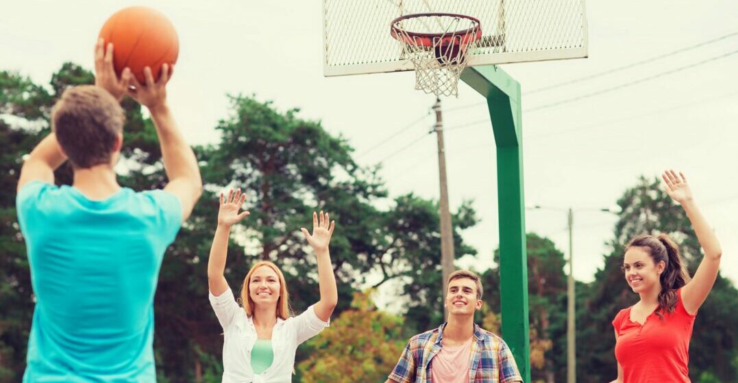 Jeunes faisant du sport - les sports en anglais