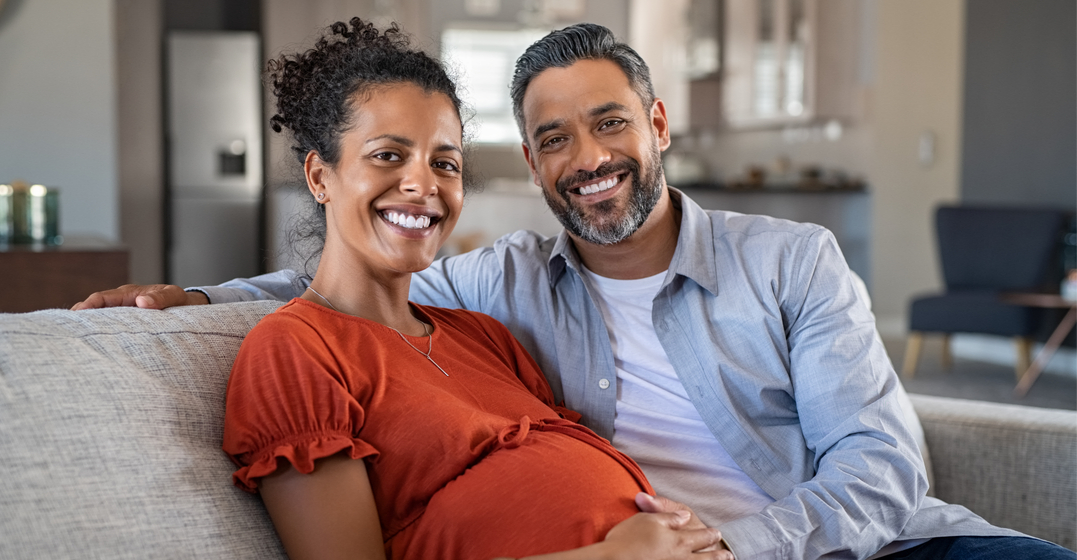 foreign couple learning abut giving birth in germany as a foreigner