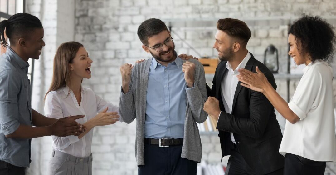 People saying congratulations in French