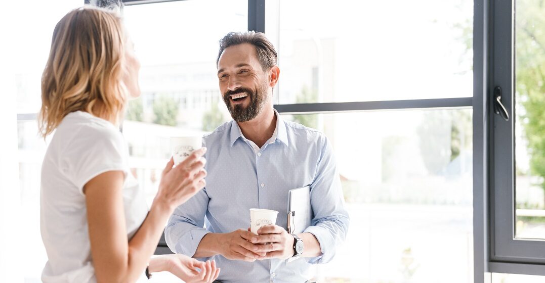 Two people takling about their professions in French