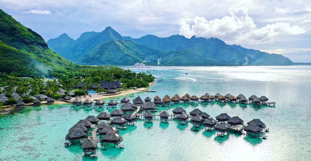 Overwater,Bungalows,In,Mo'orea,French,Polynesia