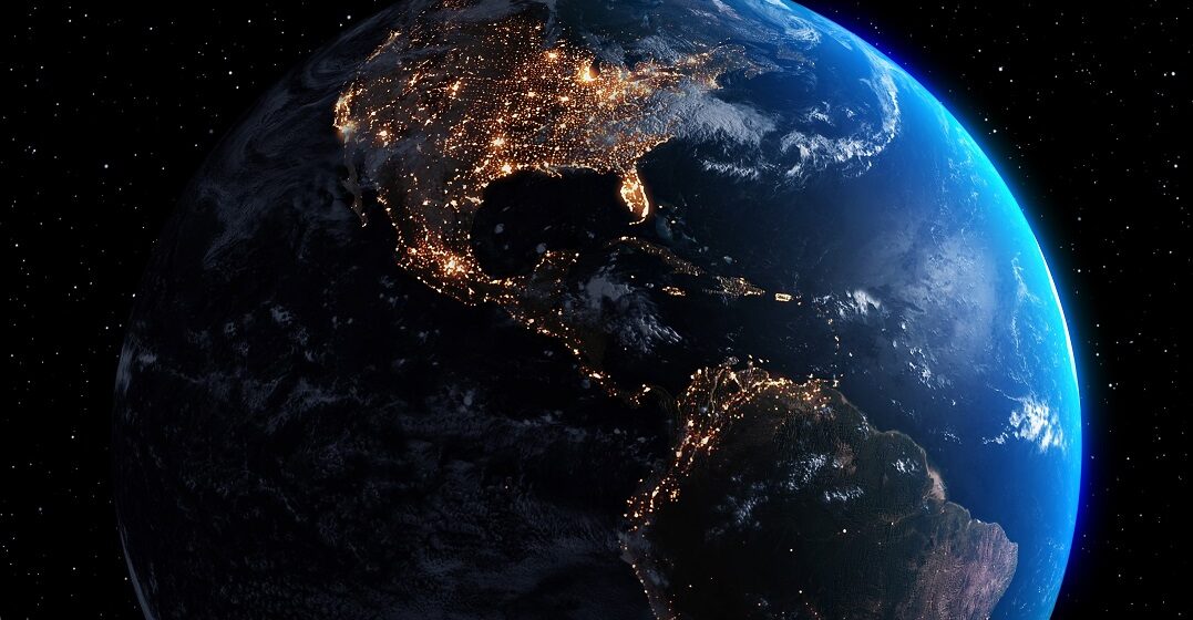 globo terráqueo nocturno con todos los países que hablan inglés en américa
