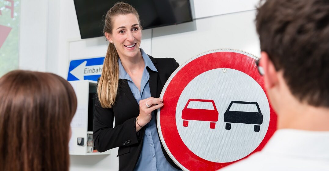 Driving instructor in Germany explains the driving signs