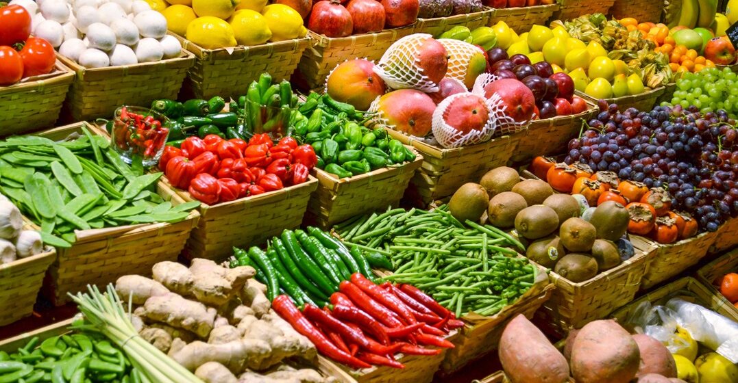 Fruit,Market,With,Various,Colorful,Fresh,Fruits,And,Vegetables