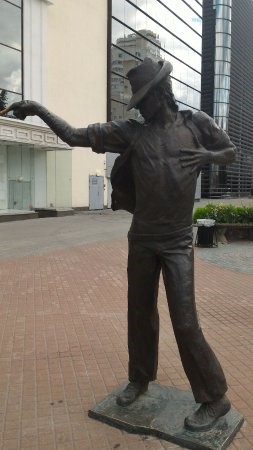 Statue comemmorating the late Michael Jackson