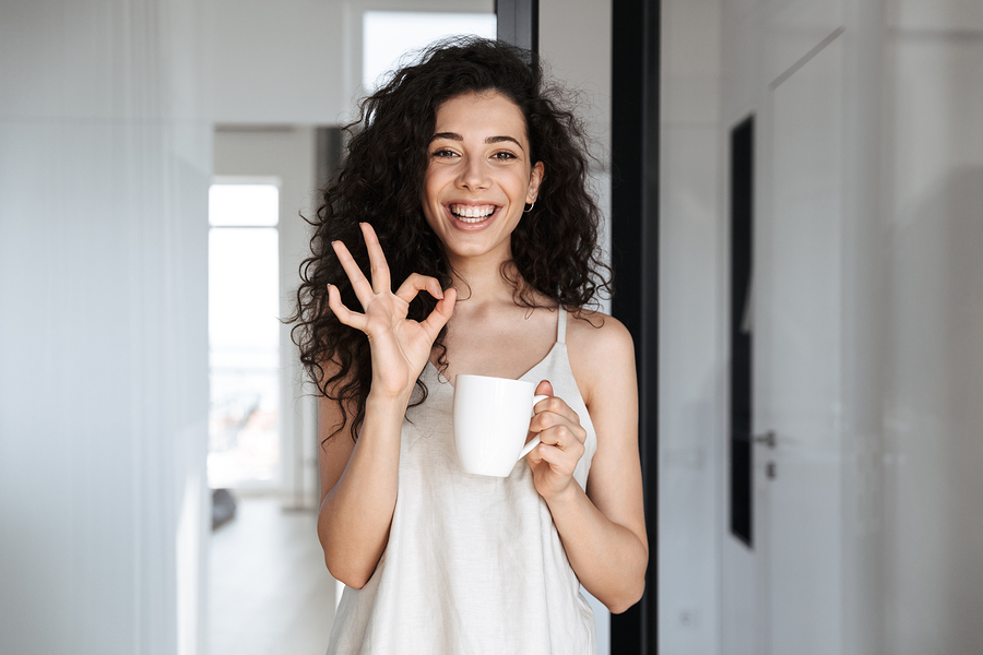 woman-drinking-tea-before-class